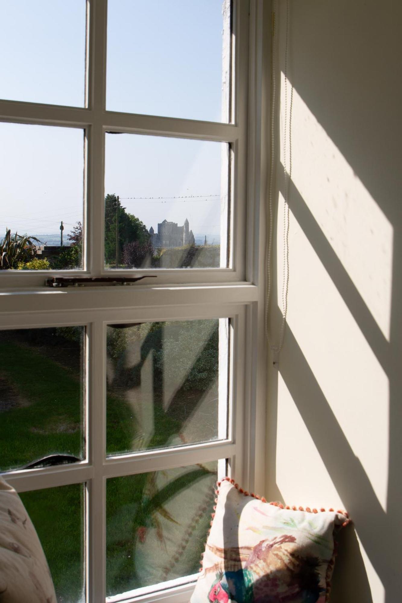 Hill House Lodge Sleeps 6 Overlooking The Rock Of Cashel Cashel  Exterior photo